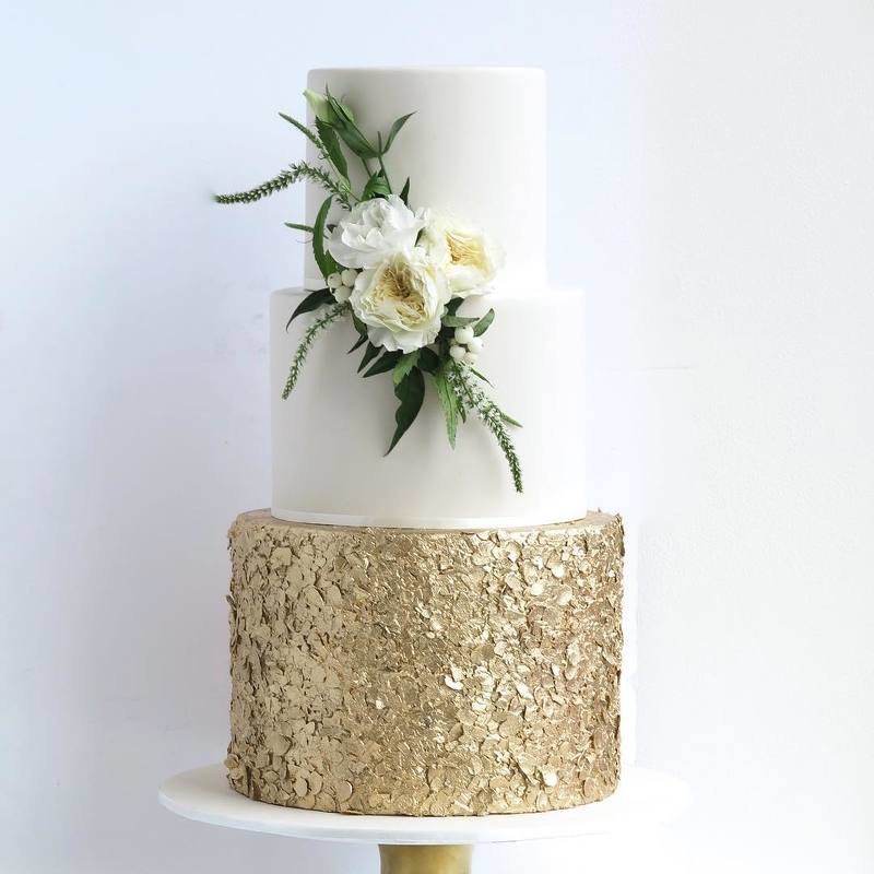 Свадебный торт с цветам 2067
